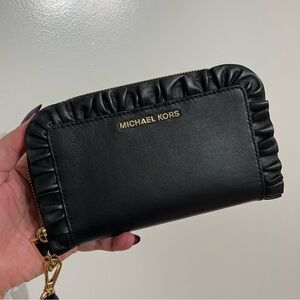 NWT! Jet Set Ruffled Leather Phone Wristlet Wallet